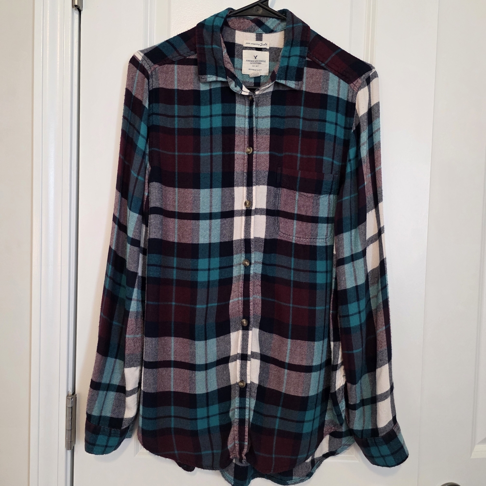 AE Plaid Boyfriend Fit Button Up Shirt Size Medium
